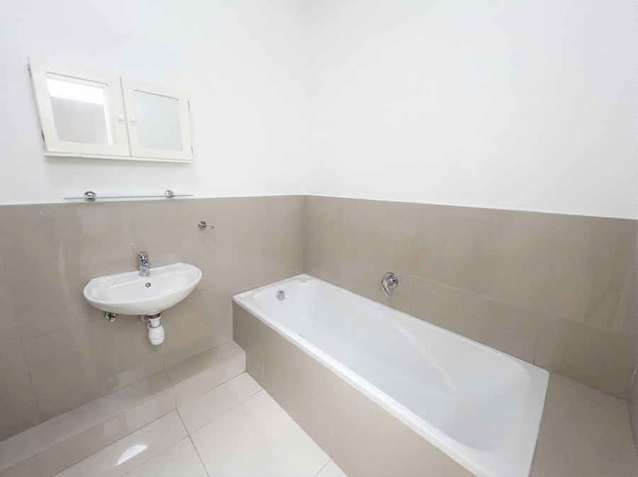 To Let 1 Bedroom Property for Rent in Big Bay Western Cape